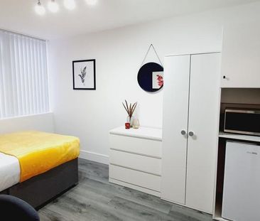 1 bedroom in a house share to rent - Photo 2