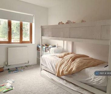 3 bedroom detached house to rent - Photo 5