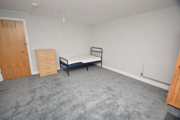 3 bedroom apartment to rent - Photo 1