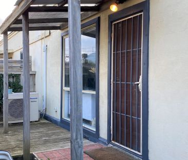 Cosy Unit in Perfect Location! - Photo 4