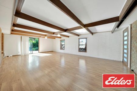 Beautiful Family Home In Prime Location!! - Photo 2