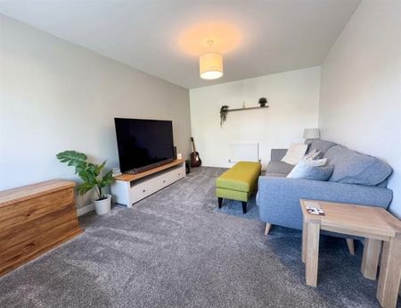 3 Bedroom Detached To Let - Photo 2