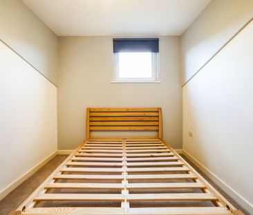 2 Bed Flat, Station Approach, LS5 - Photo 4