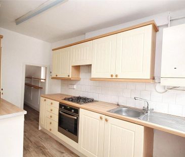 2 bedroom end of terrace house to rent - Photo 6