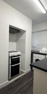 Williams Street RM17, London - Photo 3