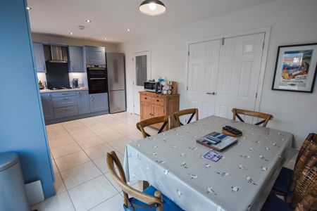 3 bedroom detached house to rent - Photo 5