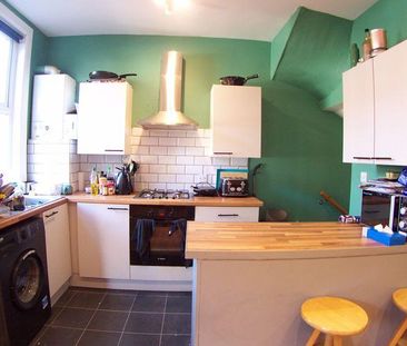4 bedroom terraced house to rent - Photo 4