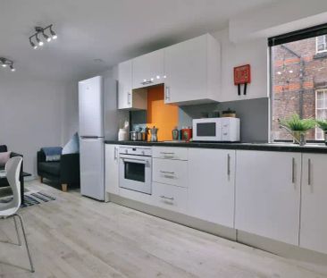 Classic 4 Bed Apartment - Photo 6