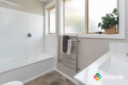 Charming 3-Bedroom Home in Bryndwr - Photo 4