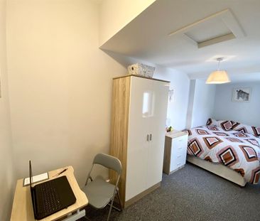 1 bed house share to rent in Coal Clough Lane, Burnley, BB11 - Photo 3