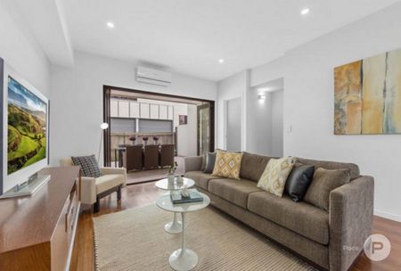 2/34 Taunton Street, Annerley QLD 4103 - Townhouse For Rent | Domain - Photo 5