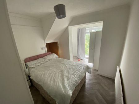 4 bedroom flat share to rent - Photo 5