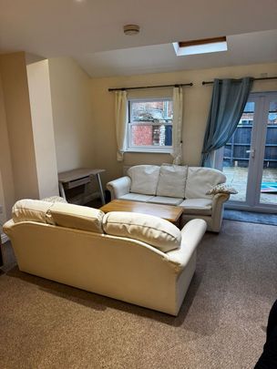 6 Bed Student Accommodation - Photo 1