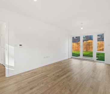 3 bedroom terraced house to rent - Photo 2
