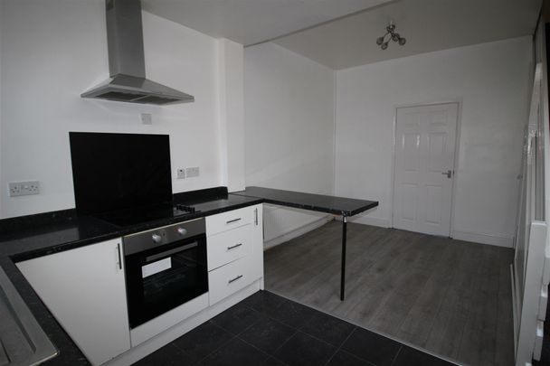 2 Bedroom Terraced House for Rent - Photo 1