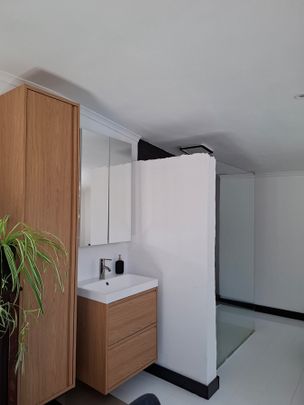 Ruime kamer met eigen douche, op 4 km van Leuven centrum. - Photo 1