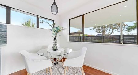 CONIFER GROVE, 3 BEDROOMS - Photo 2