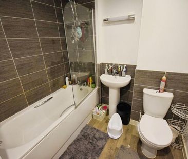 2 bedroom semi-detached house to rent - Photo 6