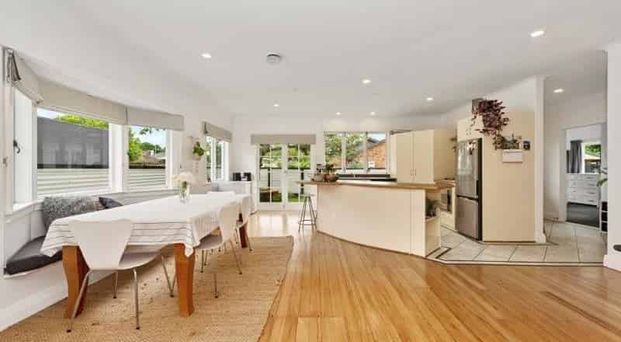 Tasteful Hamilton East Bungalow - Photo 1