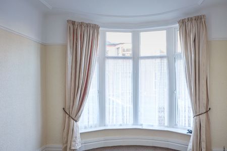 4 Bed Semi-Detached House, Curzon Avenue, CH45 - Photo 4