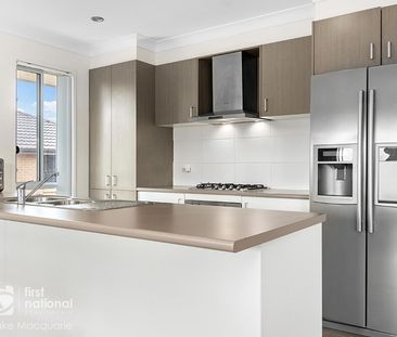 Stunning 4-Bedroom Family Home with Views & Spacious Living - Photo 5