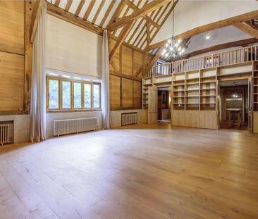 A beautifully presented barn conversion set within the grounds of G... - Photo 4