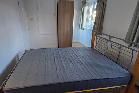 2 Bed Terraced House, Franklin Street, E3 - Photo 4