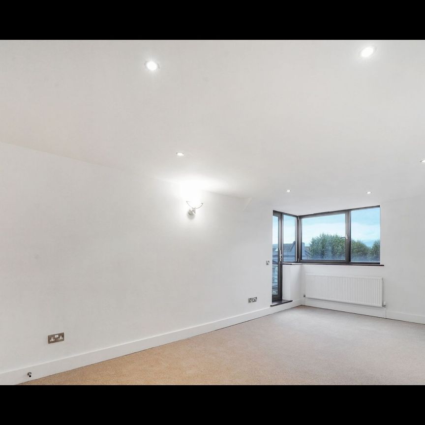 1 Bed Flat, Green Street, E7 - Photo 1