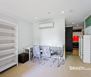 2409/8 Sutherland Street, Melbourne - Photo 3