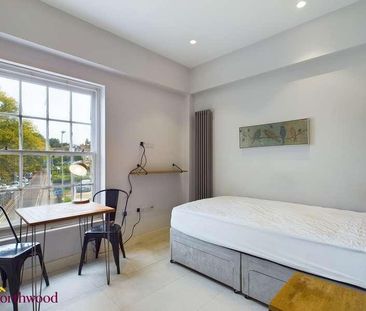 Horse Fair, Banbury, OX16 - Photo 4