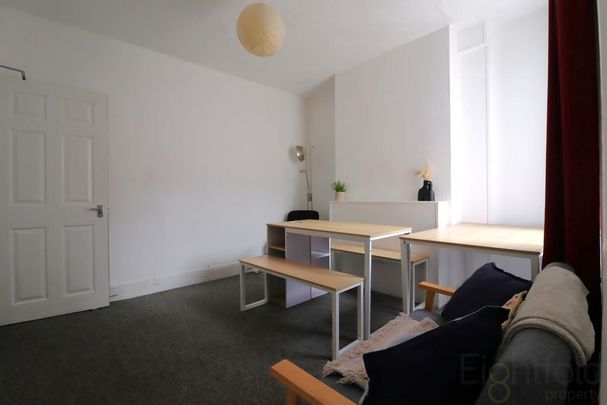 4 bedroom terraced house to rent - Photo 1