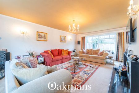 5 bedroom detached house to rent - Photo 2