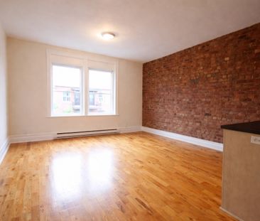 586 Cuvillier, #A - Photo 3