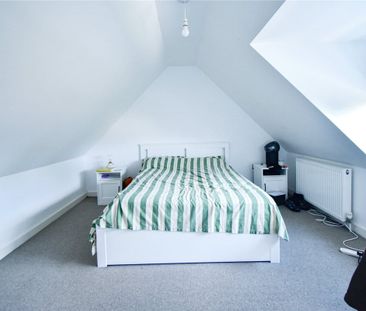 Well presented 2 bedroom duplex apartment situated on Coleridge Roa... - Photo 1