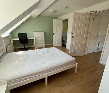 5 Bed Semi-Detached House, Alderman Close, NG9 - Photo 3