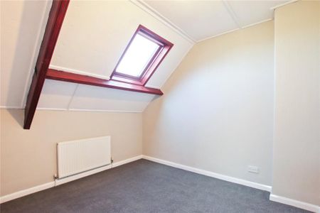 2 bedroom end of terrace house to rent - Photo 5