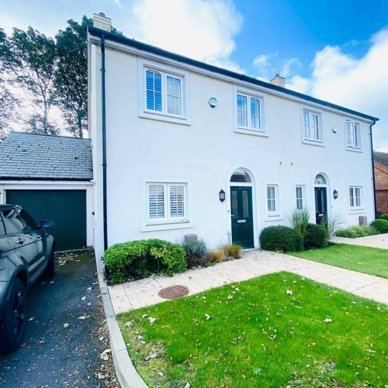 11, Roman Fields, Chichester - Photo 1