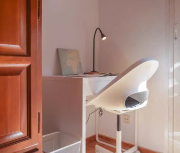 Room in a shared 4-bedroom apartment for rent in Prosperidad, suitable for professionals and students. - Foto 3
