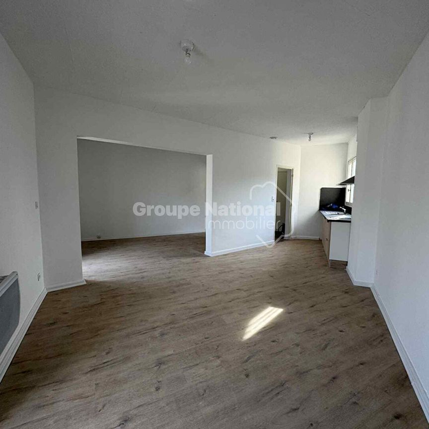 T3 RÉNOVÉ - RUE DE LA REPUBLIQUE ARLES, - Photo 1