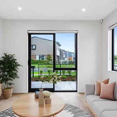 LOCATION, LOCATION, LOCATION - WAIATA SHORES - Photo 3