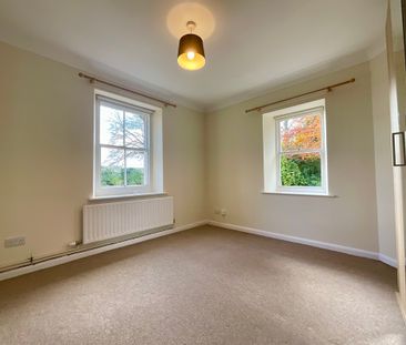 2 bedroom Detached Bungalow to let - Photo 2