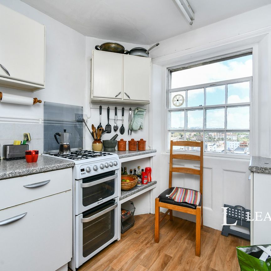 2 bedroom apartment to rent Sussex Square - Photo 1