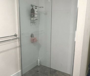 Conveniently located townhouse - Photo 2