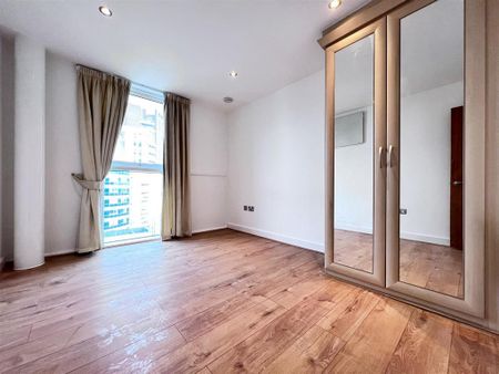 2 bedroom penthouse to rent - Photo 5