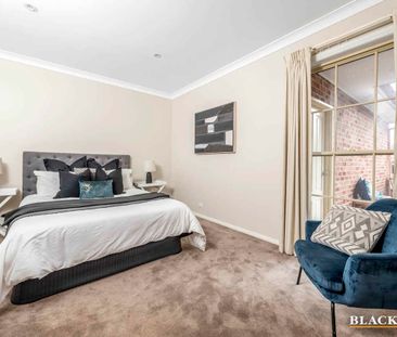 Charming Five Bedroom Family Home - Photo 6