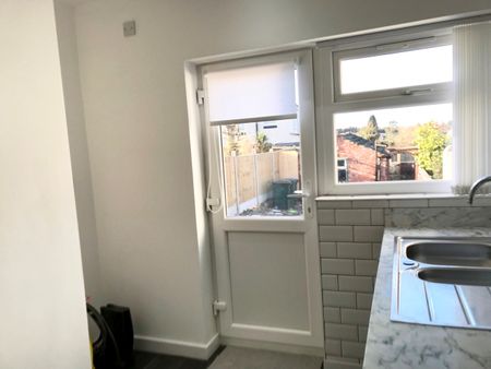 3 Bed Terraced House, Torcross Avenue, CV2 - Photo 5