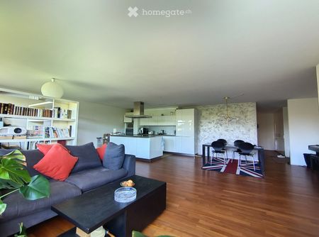Bright & Modern Apartment in Dübendorf – Available Immediately - Photo 2