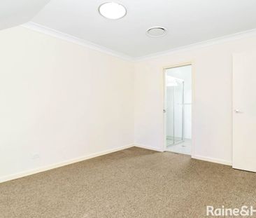 Modern Townhouse - Photo 2