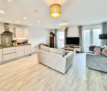 2 bedroom coach house to rent - Photo 2