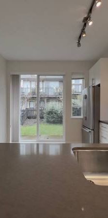 LANGLEY - 3 BEDROOM, 2.5 BATHROOM TOWNHOUSE NOW AVAILABLE - Photo 1